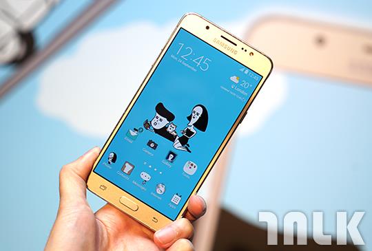 Samsung Galaxy J7（2016）1.JPG