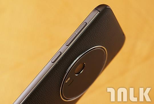 ASUS ZenFone Zoom 7.JPG