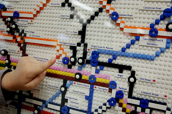 樂高拼組出的倫敦地鐵圖