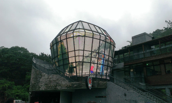 全球首創的「天燈派出所」為平溪菁桐必遊景點之一