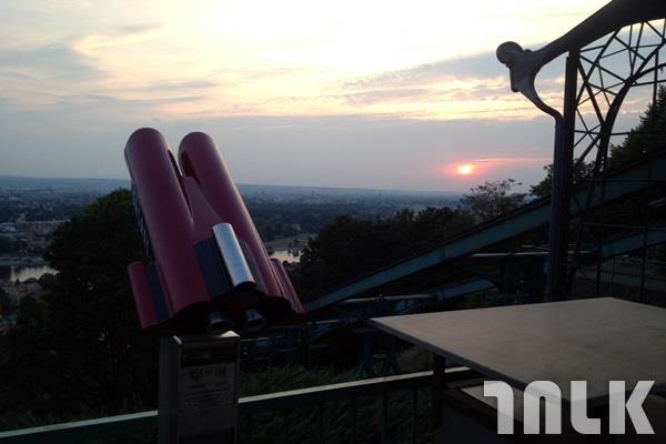 03 Schwebebahn Platform.JPG