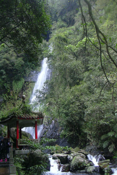 T-Wufongci_falls_middle-wikipedia.jpg