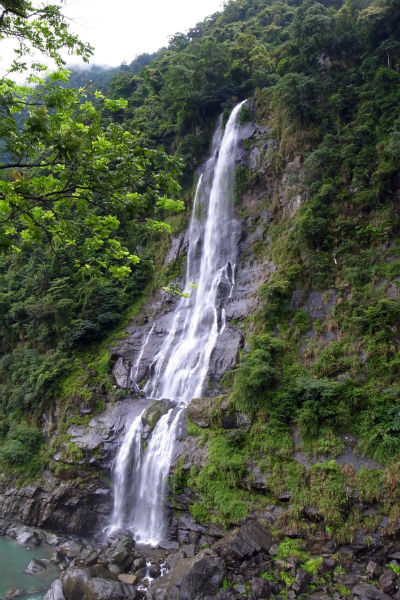 T-Wulai-Waterfall-wikipedia.jpg