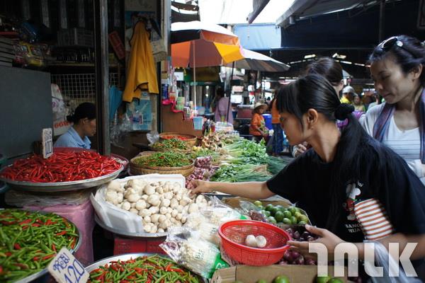 景-華欣泰式料理課程-採購(F).JPG