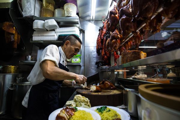 榮獲米其林一星的銅板美食-香港油雞飯麵 (圖片來源 新加坡旅遊局).jpg