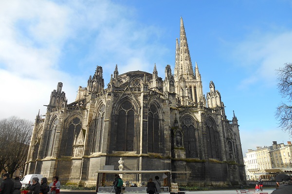 Bordeaux 主教堂背面.JPG