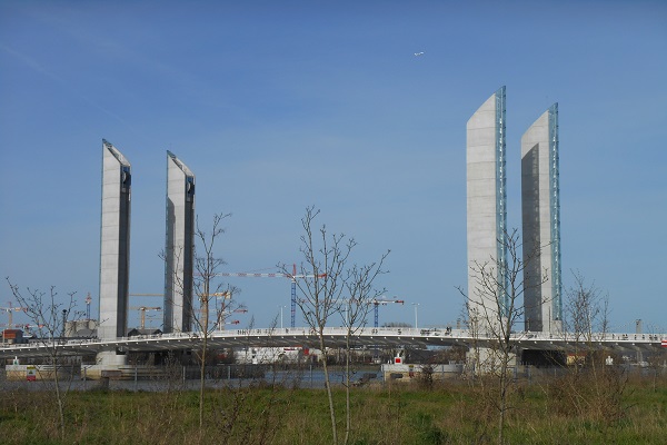 Bordeaux 新城區大橋.JPG