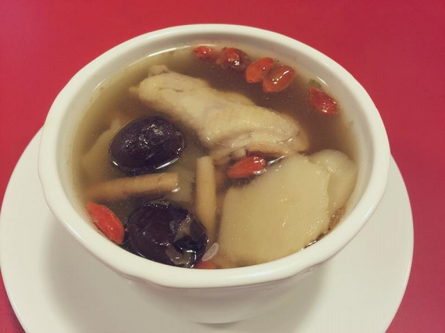 hk淮山人蔘雞湯.jpg