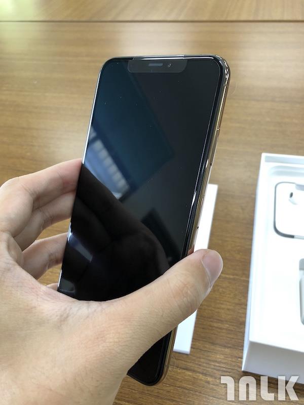 XsMax92100016.jpg