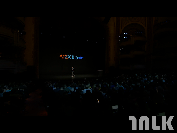 apple19oct00125.png