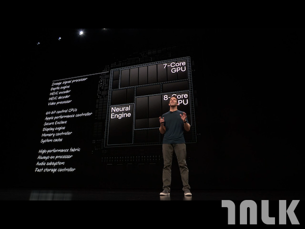 apple19oct00137.png