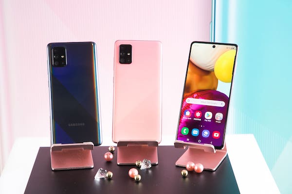 Galaxy A7100003.jpg