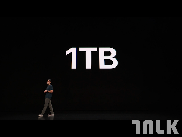 apple19oct00138.png