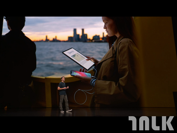 apple19oct00140.png