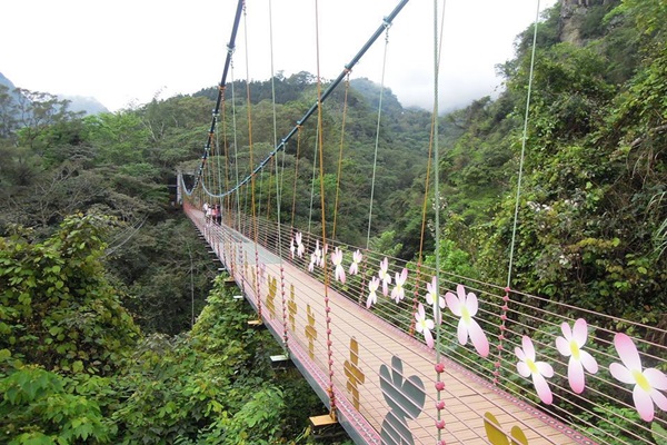 27042875_1749475241790966_1527783715_n