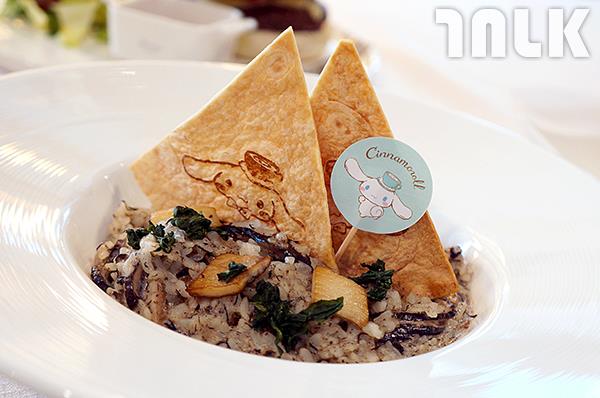 大耳狗喜拿咖啡