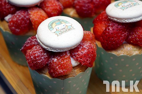 大耳狗喜拿咖啡