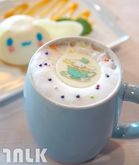 大耳狗喜拿咖啡