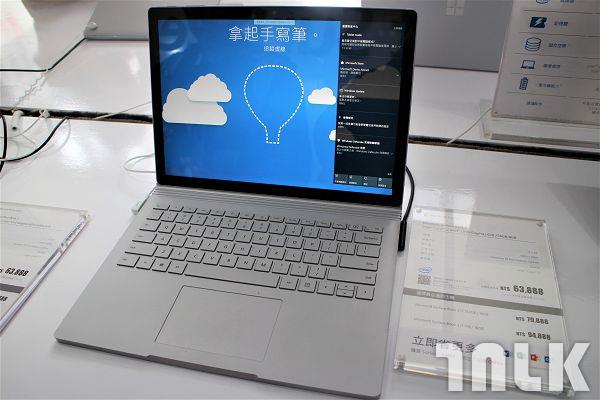 Surface Book 2 01.jpg