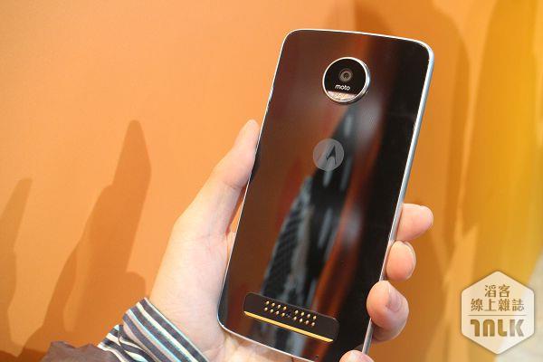 Moto Z Play (3).jpg
