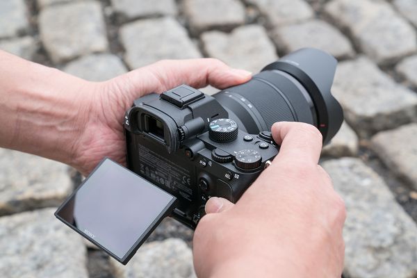 圖2) 全新 Sony α7 III 具備 93% 超寬廣自動對焦覆蓋範圍.jpg