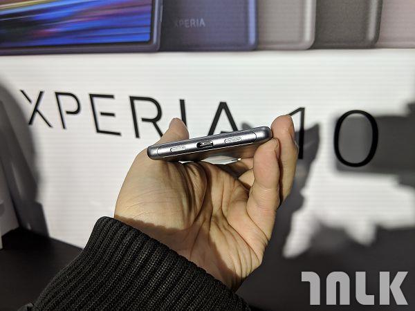 XPEIA 10 (2).jpg